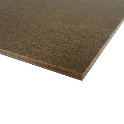 Närbild av en brun, oljebaserad hård skiva med slät yta och skuren kant.